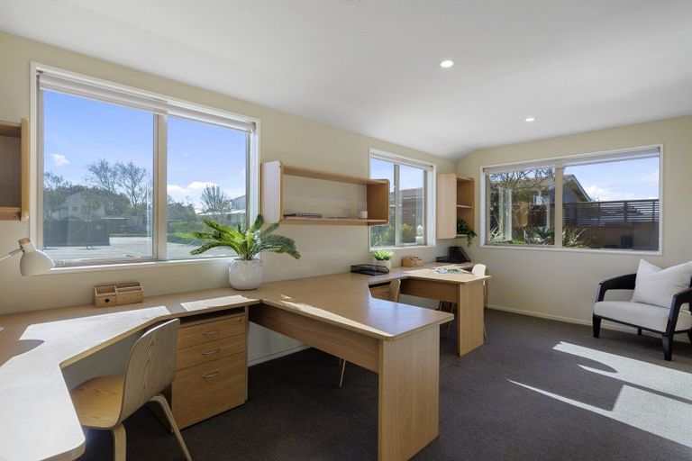 Photo of property in 126 Lincoln Road, Addington, Christchurch, 8024