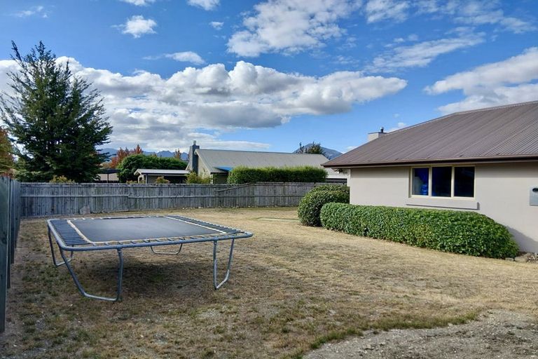 Photo of property in 17 Ash Avenue, Albert Town, Wanaka, 9305