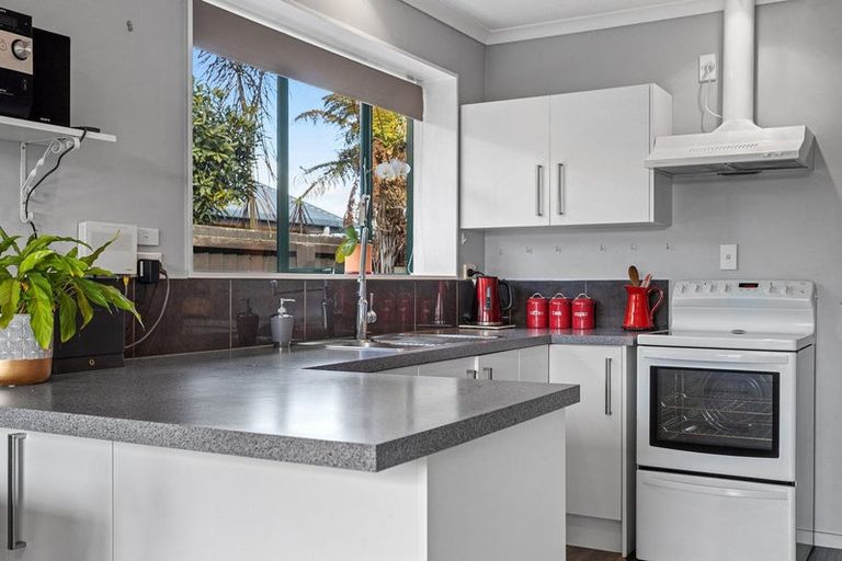 Photo of property in 16 Matthews Street, Kaiapoi, 7630