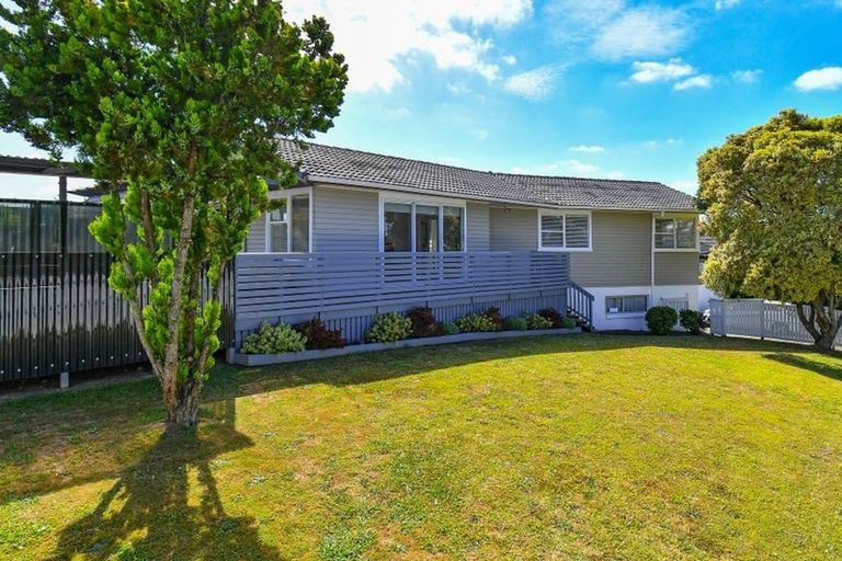 Photo of property in 2 Cheam Place, Pakuranga Heights, Auckland, 2010