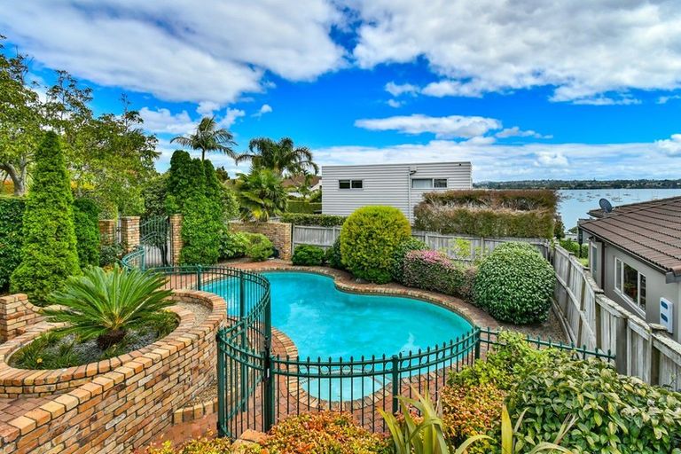 Photo of property in 19 Clyside Avenue, Half Moon Bay, Auckland, 2012