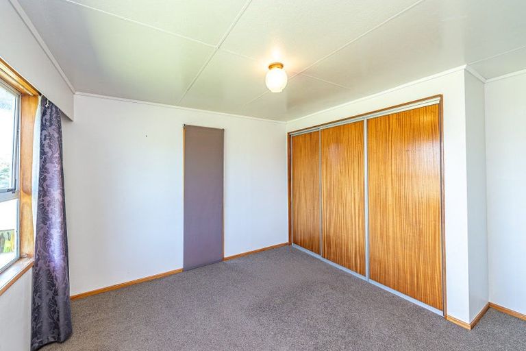 Photo of property in 16 Swinbourne Street, Waverley, 4510