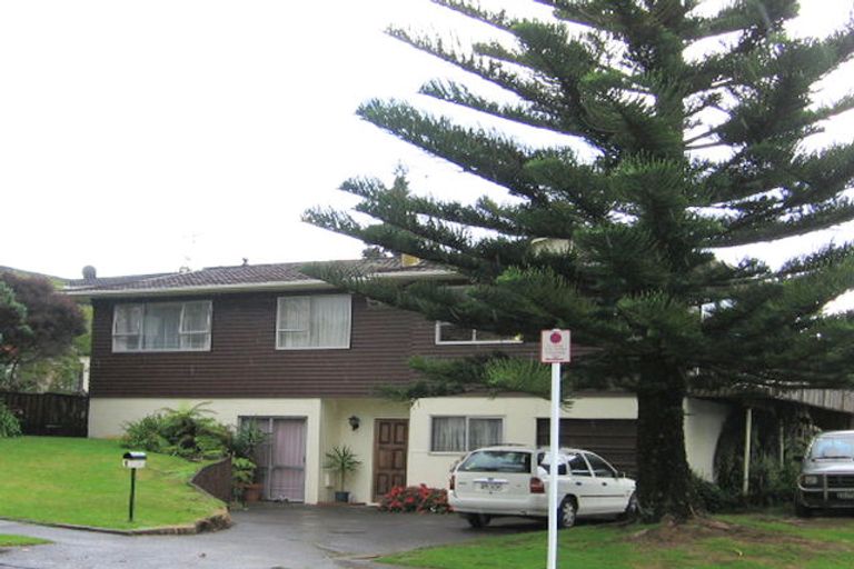 Photo of property in 36 Kurnell Drive, Botany Downs, Auckland, 2010