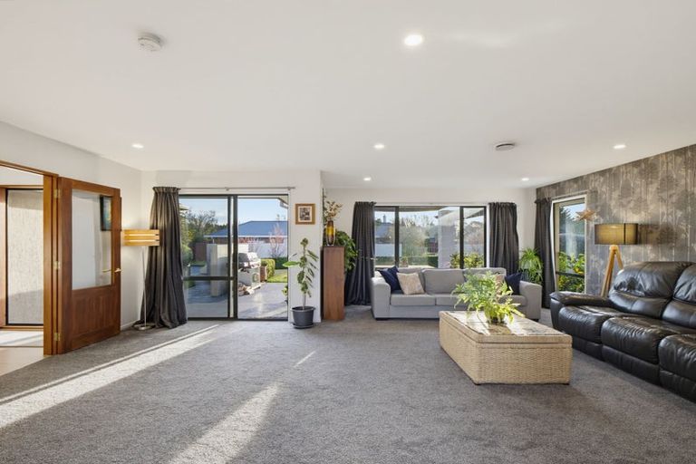 Photo of property in 1 Appleton Place, Woodend, 7610