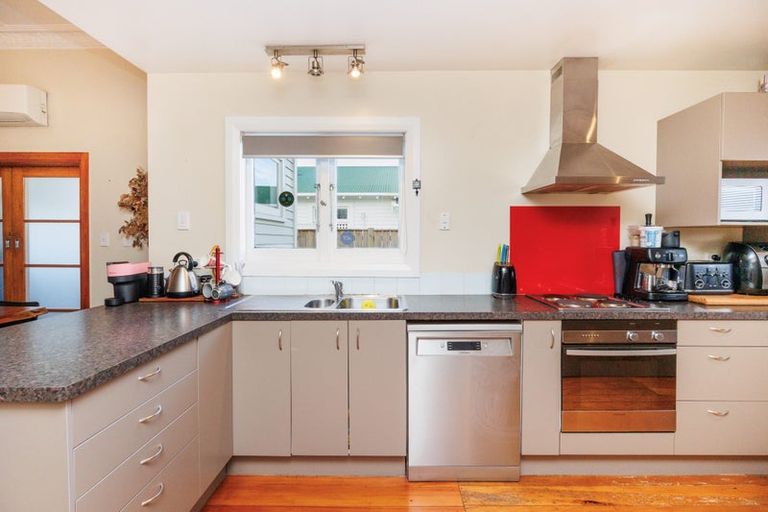 Photo of property in 50 Chelwood Street, Takaro, Palmerston North, 4412