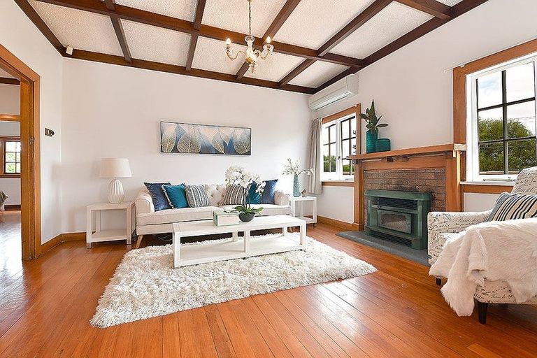 Photo of property in 72 Garfield Road, Helensville, 0800