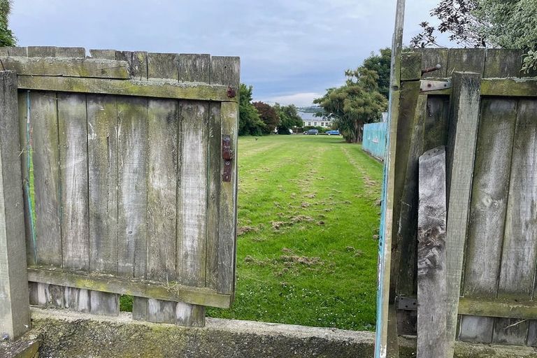 Photo of property in 122 Bay View Road, South Dunedin, Dunedin, 9012