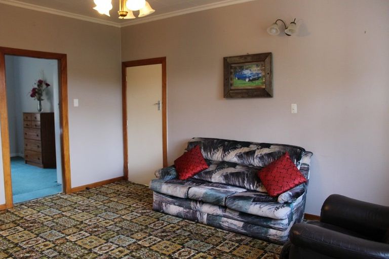 Photo of property in 14 Level Street, Dipton, 9791