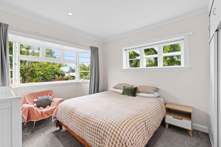 Photo of property in 211 Fifield Terrace, Opawa, Christchurch, 8023