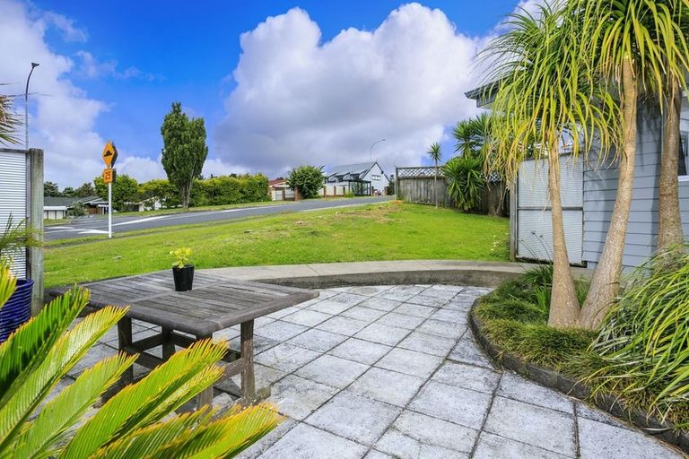 Photo of property in 154 Oaktree Avenue, Browns Bay, Auckland, 0630
