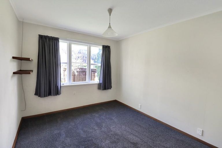 Photo of property in 1 Field Street, Silverstream, Upper Hutt, 5019