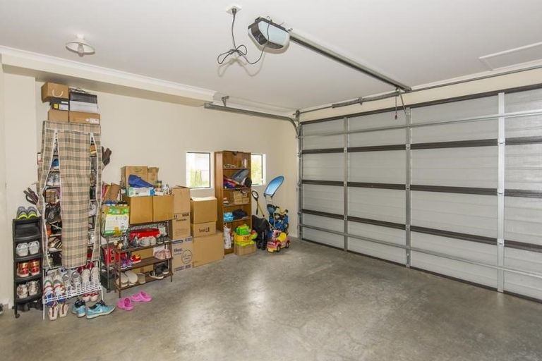 Photo of property in 14 Cresswell Place, Johnsonville, Wellington, 6037