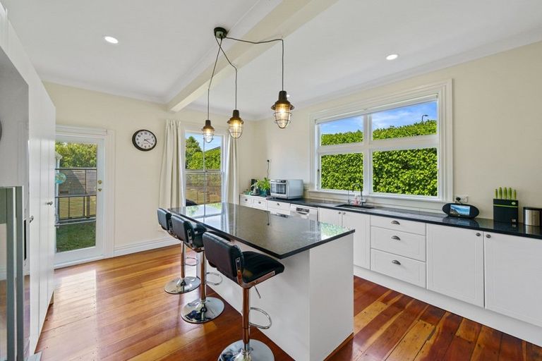 Photo of property in 99 Jellicoe Street, Martinborough, 5711