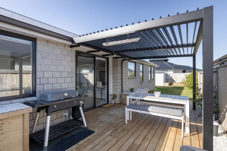 Photo of property in 16 Anchor Crescent, Papamoa, 3118