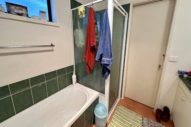 Photo of property in 21 Lucienne Drive, Ranui, Auckland, 0612