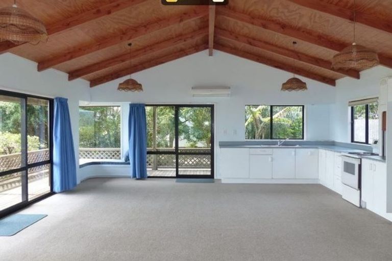 Photo of property in 43 Manaia View Road, One Tree Point, 0118