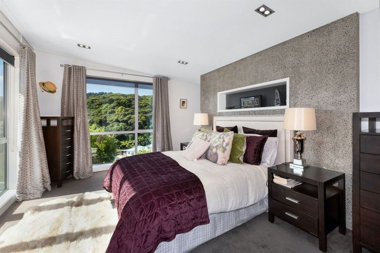 Photo of property in 32 Roys Road, Plimmerton, Porirua, 5026