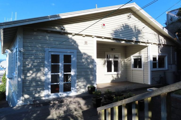 Photo of property in 16 Grosvenor Terrace, Thorndon, Wellington, 6011