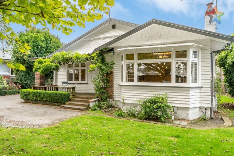 Photo of property in 30 Ludlam Crescent, Woburn, Lower Hutt, 5010