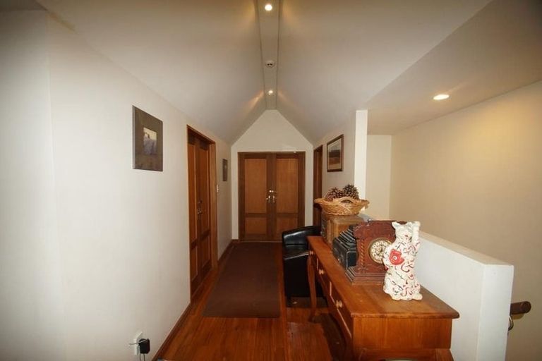 Photo of property in 8 Overdale Drive, Cashmere, Christchurch, 8022