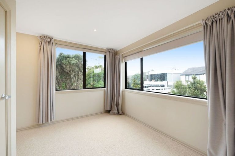 Photo of property in 1a Stormanstown Way, Seatoun, Wellington, 6022