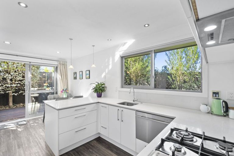 Photo of property in 111 Weston Road, St Albans, Christchurch, 8052