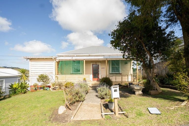 Photo of property in 15 View Road, Hikurangi, 0114