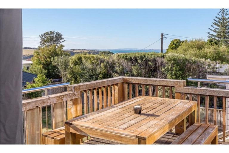 Photo of property in 34b Shakespear Road, Army Bay, Whangaparaoa, 0930