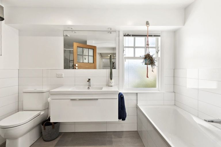 Photo of property in 37 Upland Road, Kelburn, Wellington, 6012