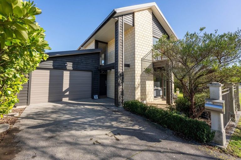 Photo of property in 42 Waterstone Avenue, Paraparaumu, 5032