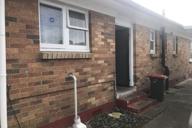 Photo of property in 8 Rollerson Street, Papakura, 2110