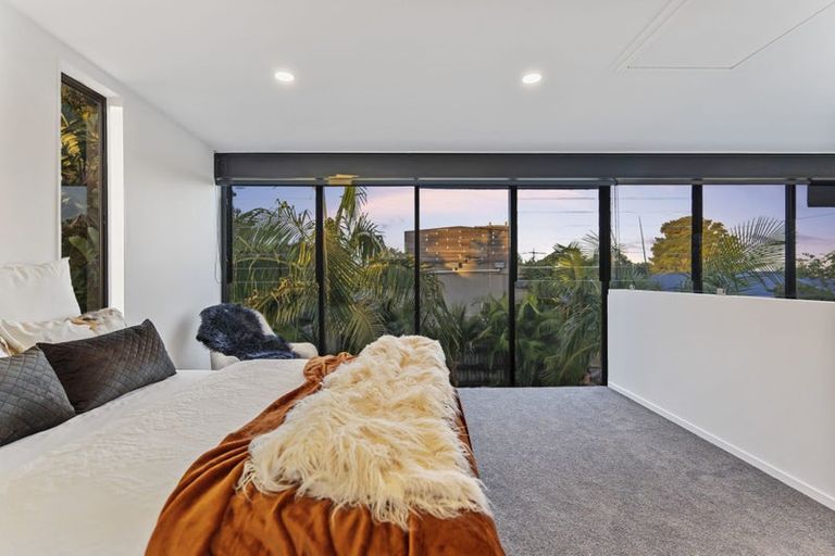 Photo of property in 4 Halyard Place, Te Atatu Peninsula, Auckland, 0610