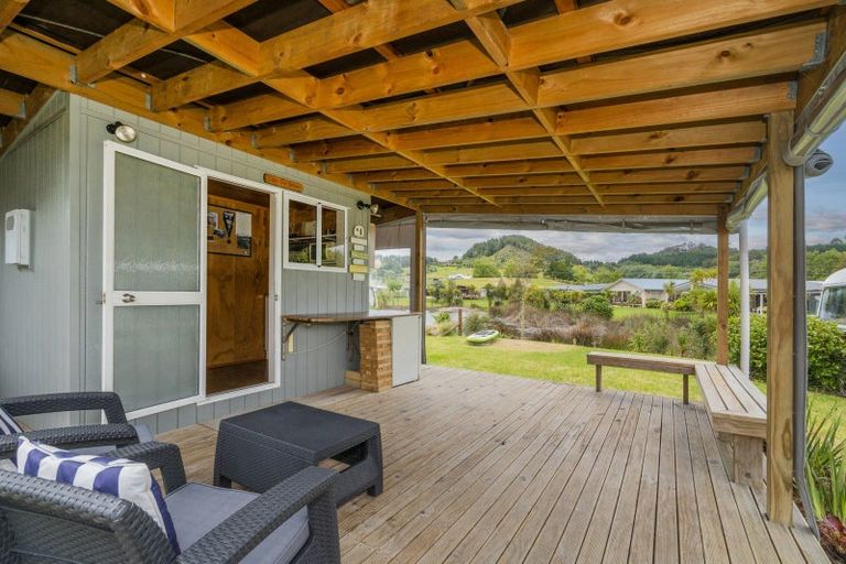 Photo of property in 27 Motukorure Parade, Cooks Beach, Whitianga, 3591