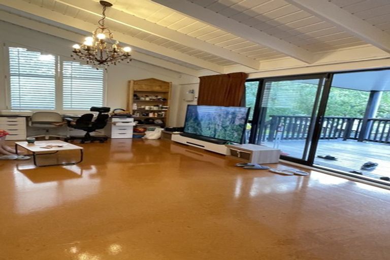 Photo of property in 1/1 Mayfair Crescent, Mairangi Bay, Auckland, 0630