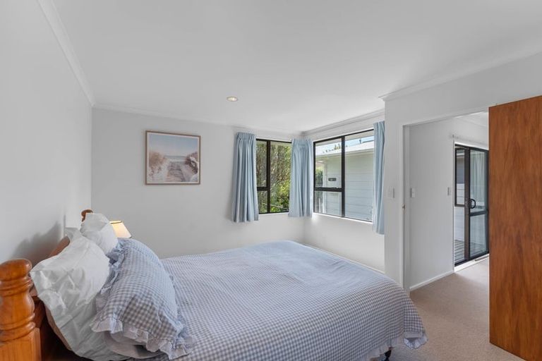Photo of property in 13 Atua Street, Waikanae Beach, Waikanae, 5036