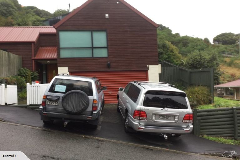 Photo of property in 48 Hawkhurst Road, Lyttelton, 8082