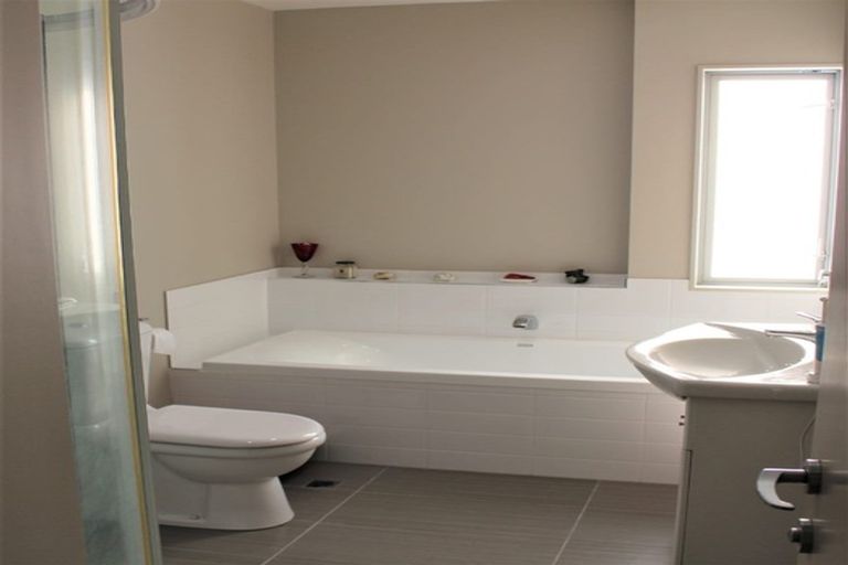 Photo of property in 1/18 Montgomery Avenue, Karori, Wellington, 6012