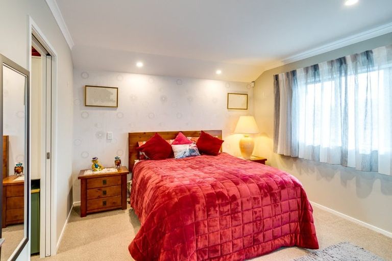 Photo of property in 2 Benmore Place, Poraiti, Napier, 4112