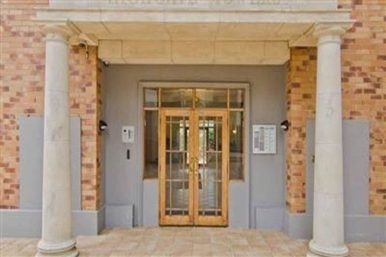 Photo of property in Highgate Towers, 9c/8 Howe Street, Freemans Bay, Auckland, 1011