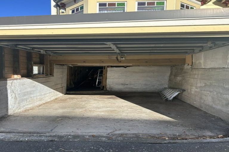 Photo of property in 17 George Street, Thorndon, Wellington, 6011