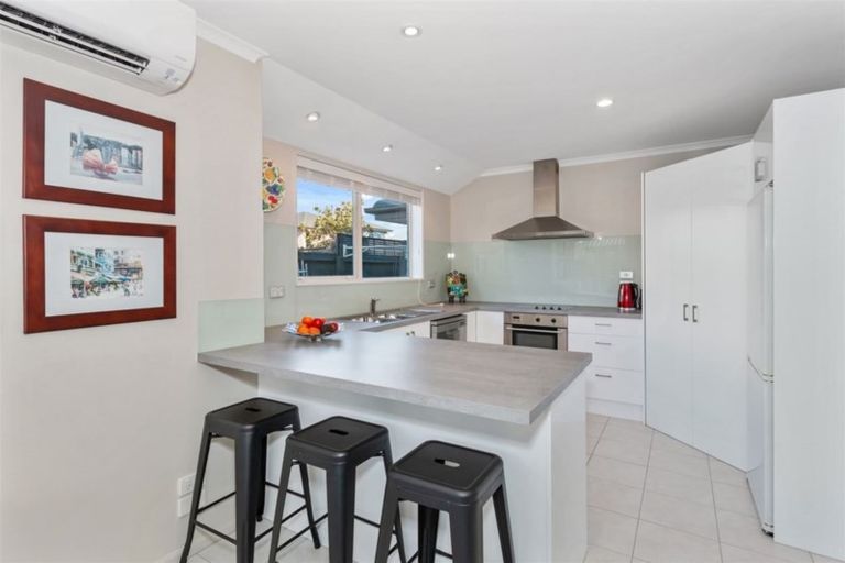 Photo of property in 7 Saint Clair Close, Harewood, Christchurch, 8051