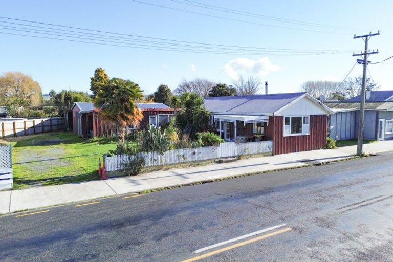 Photo of property in 9 Front Miranda Road, Waitakaruru, Thames, 3576