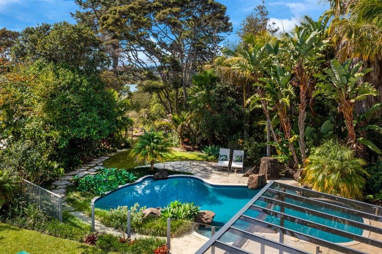 Photo of property in 25 Kingfisher Grove, Greenhithe, Auckland, 0632