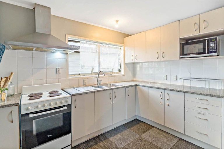 Photo of property in 25 Dissmeyer Drive, Clover Park, Auckland, 2019