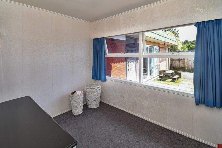 Photo of property in 16 Mccall Place, Opaheke, Papakura, 2113