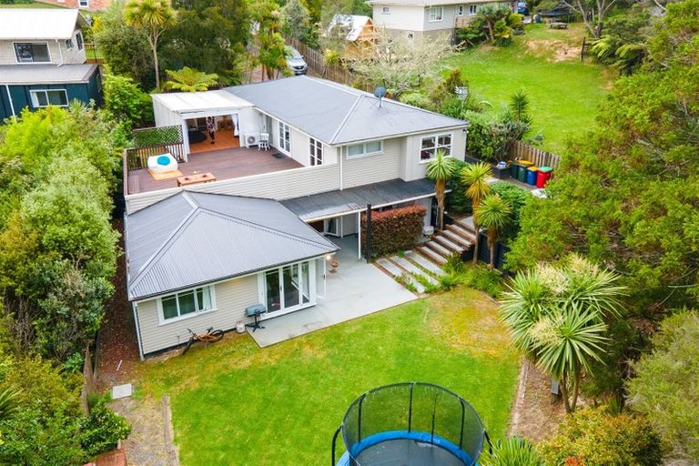 Photo of property in 44 Taupo Street, Green Bay, Auckland, 0604