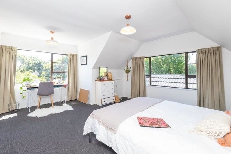 Photo of property in 77 Gilbass Avenue, Hamilton Lake, Hamilton, 3204