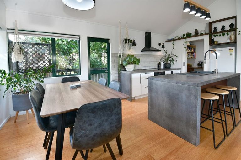 Photo of property in 2a Roberta Crescent, Orewa, 0931