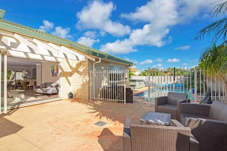 Photo of property in 8 Athenry Place, Dannemora, Auckland, 2016