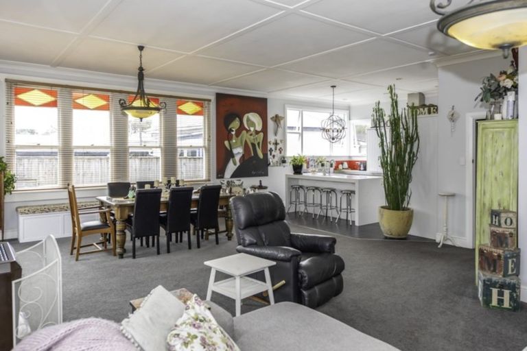 Photo of property in 48 Belt Road, Moturoa, New Plymouth, 4310